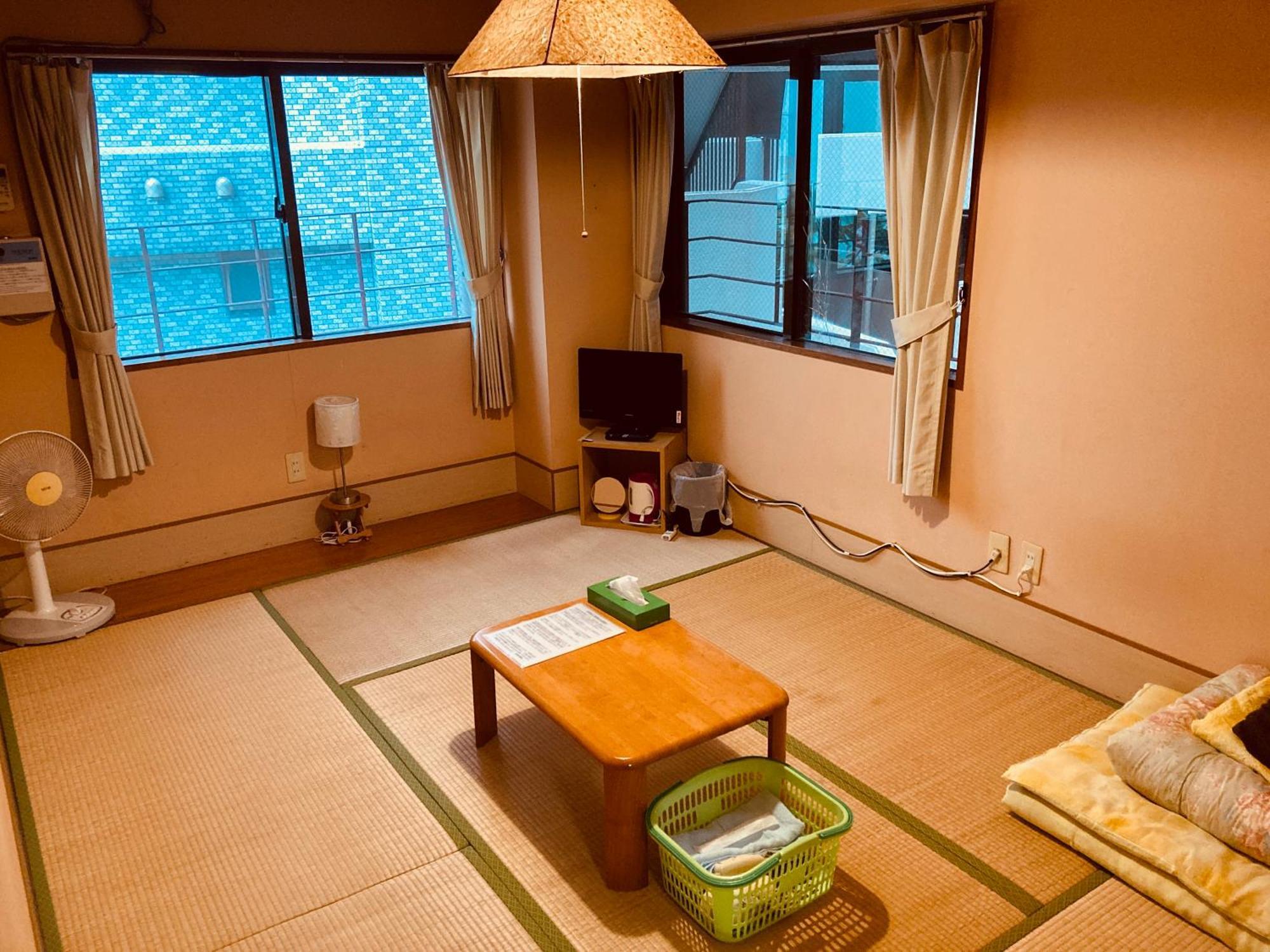 Hostel Hakuseiso Naha Exterior photo